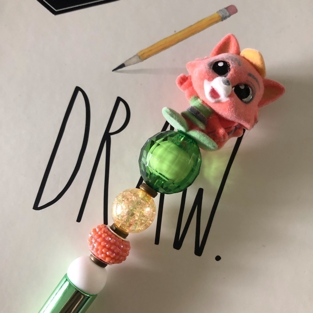 Disney Doorables: Robin Hood: Robin Hood handmade beaded pen